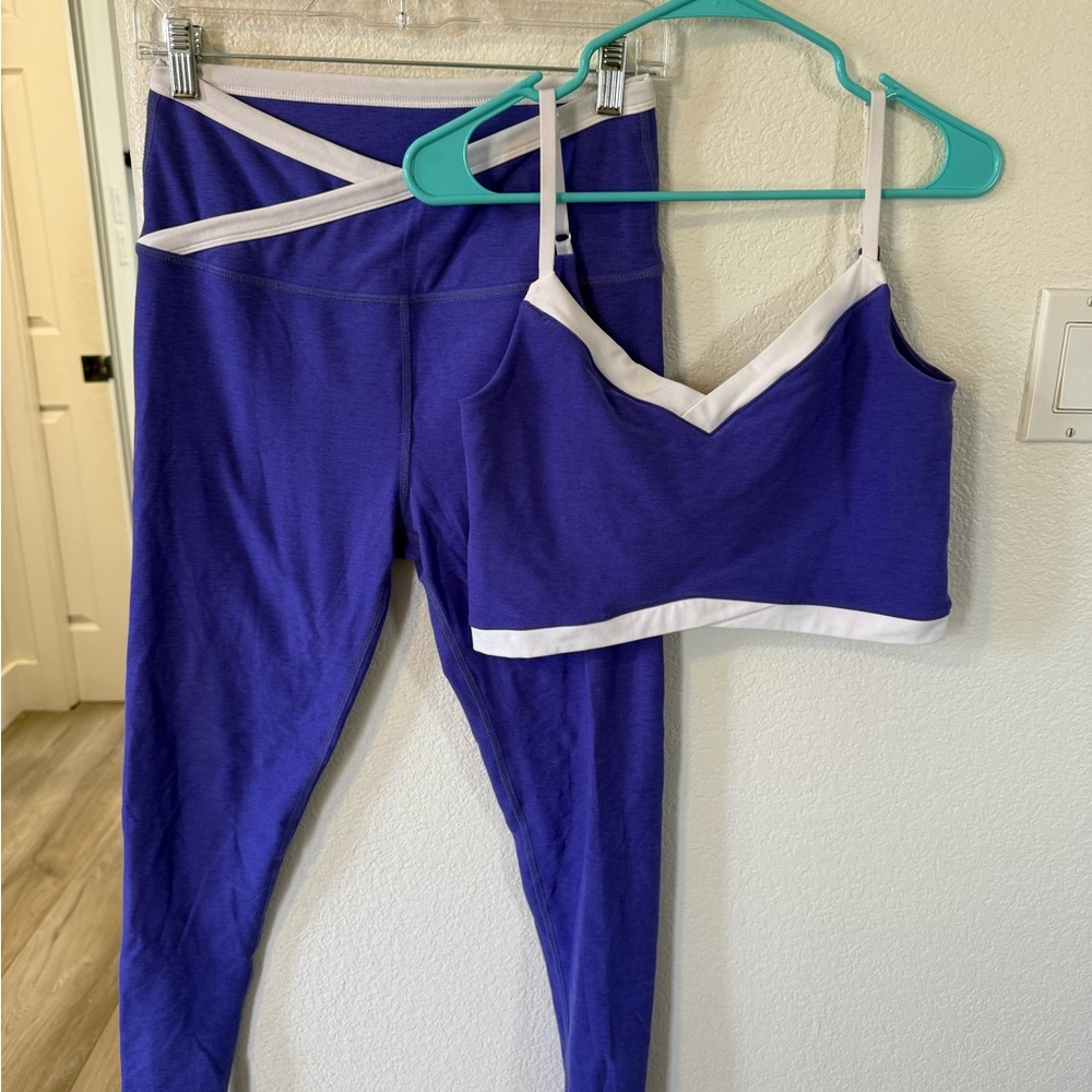 Beyond Yoga Vibrant Purple w/ White Trim Sports Bra Leggings Set